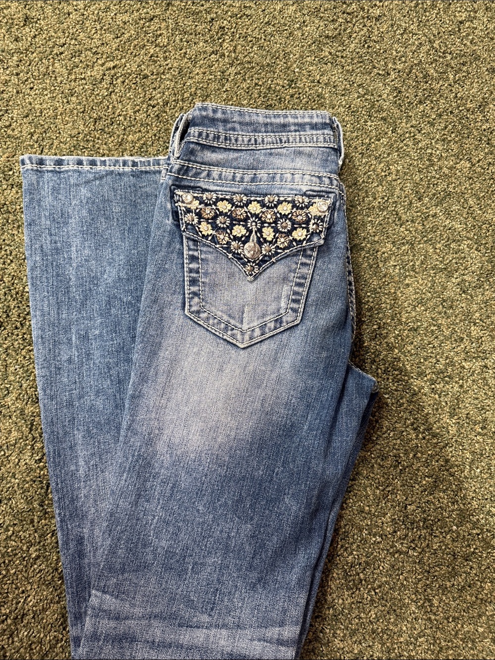 Miss Me jeans size 28 Boot Cut with Embroidered Floral Pocket - Light Blue